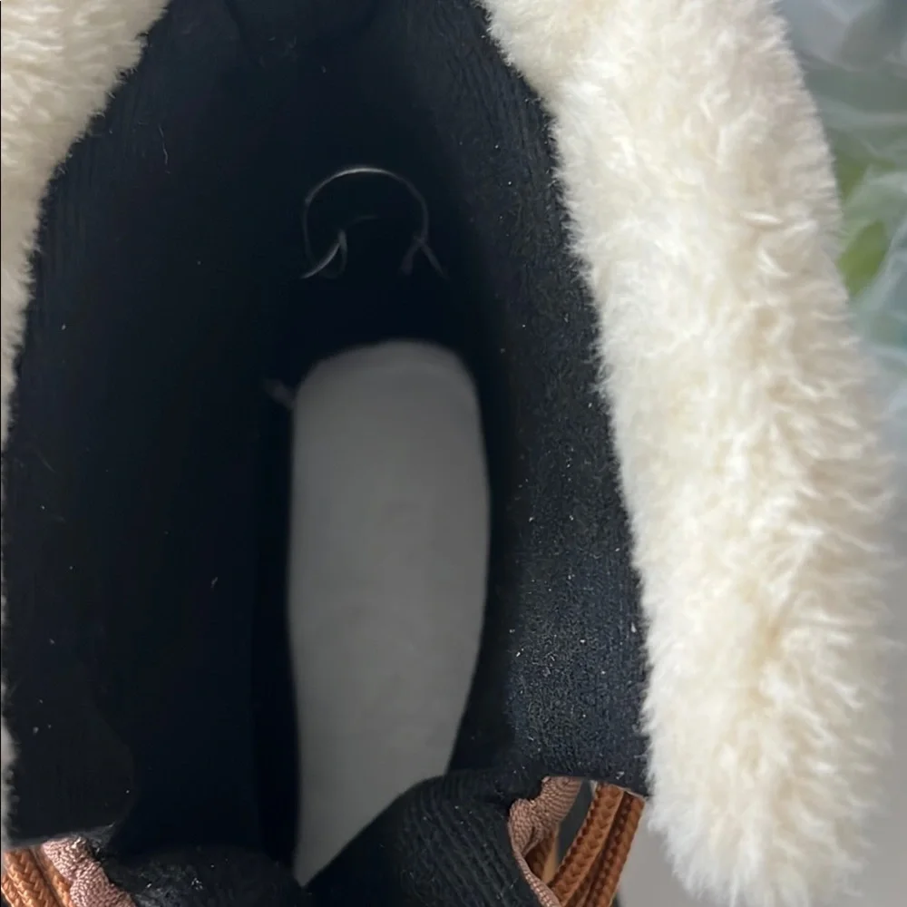 Itasca Tan and Black Winter Boots - Picture 5 of 5